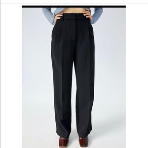 ARITZIA EFFORTLESS PANTS
